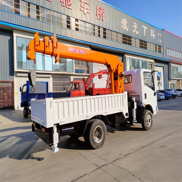 个旧市三轮随车吊定制 农用改装机自备吊中瑞长期出售
